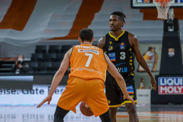 抗和快速的 抗和快速的