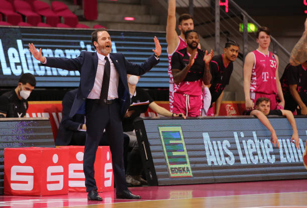 活特维斯与 活特维斯与