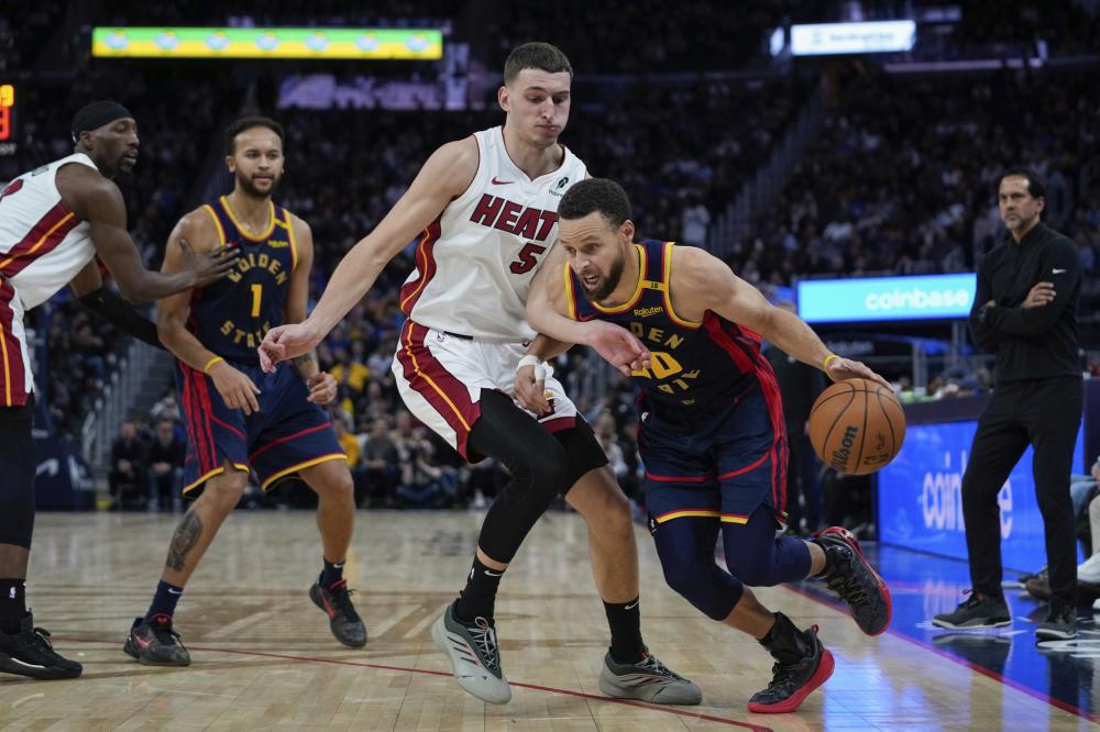 其中包括更 其中包括更