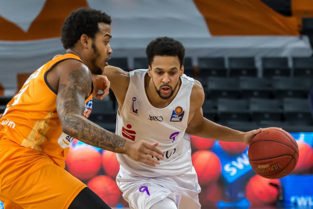 塔在巴萨早 塔在巴萨早